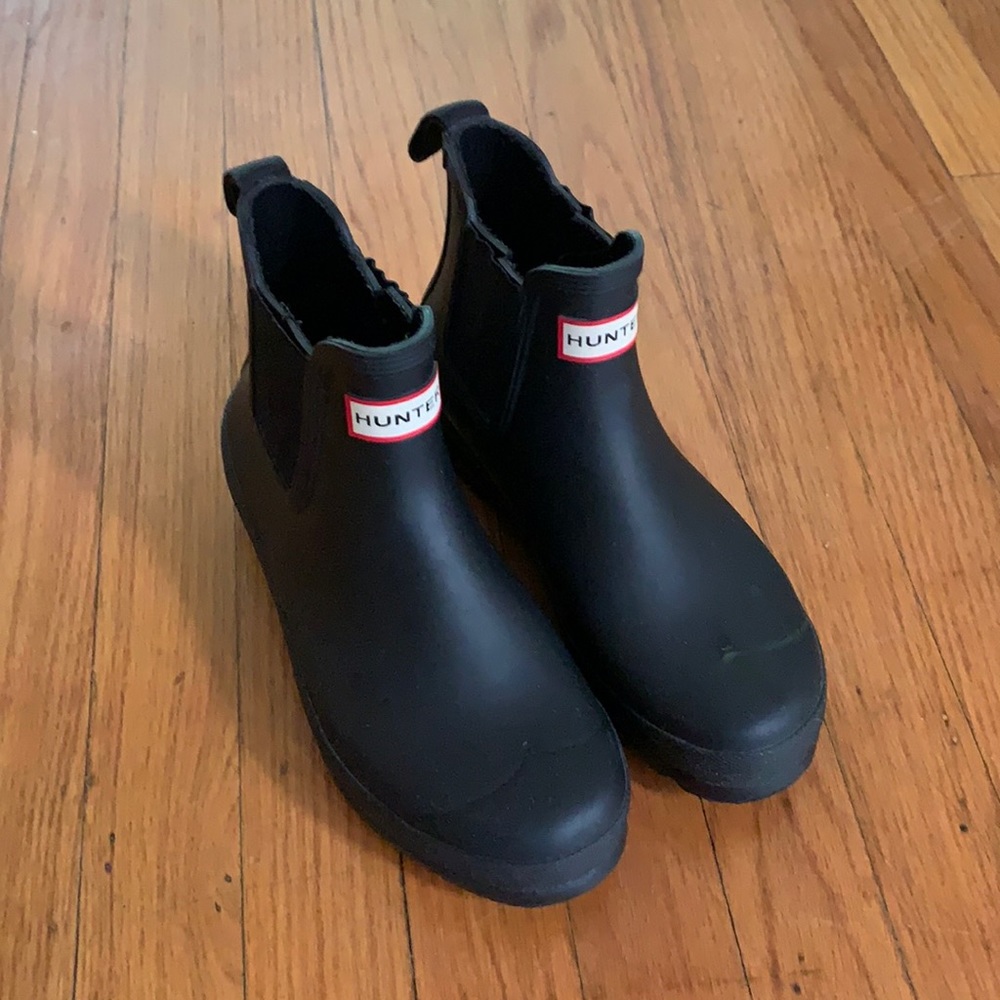 Black mini hunter boots